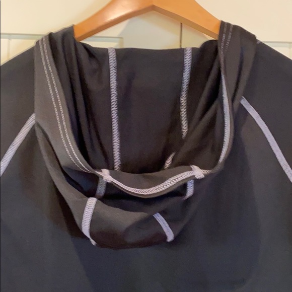 NWTR Kuhl “born in the mountains”hoodie woman’s L - Picture 8 of 8